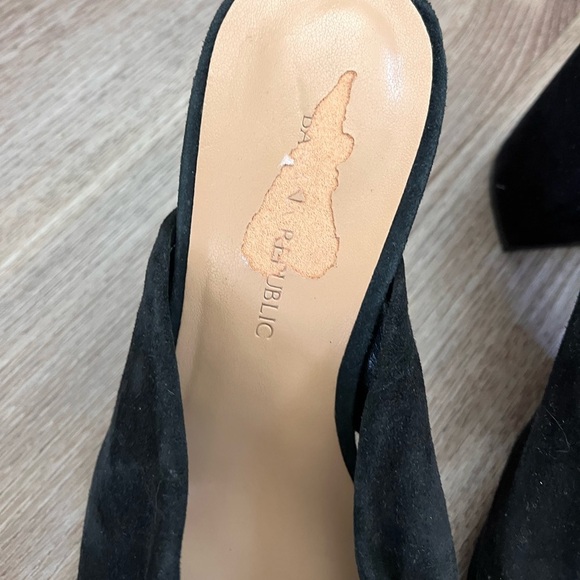 Banana Republic size 6 Black suede peep toe knot 3" block heel sandals - Picture 6 of 6